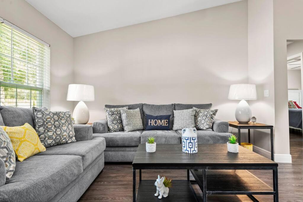 Pet-Friendly, Heated Pool, Close To Everything 3 Bedroom Home Даннеллон Екстер'єр фото